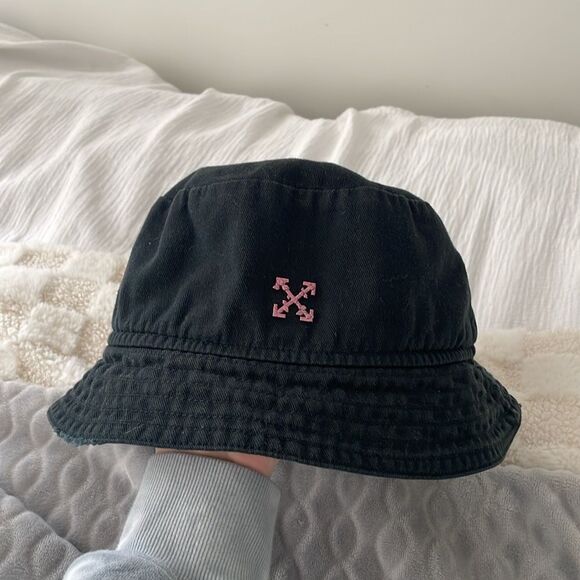 OFFWHITE | NWOT Off-White Metal Arrow Bucket Hat - Picture 5 of 13